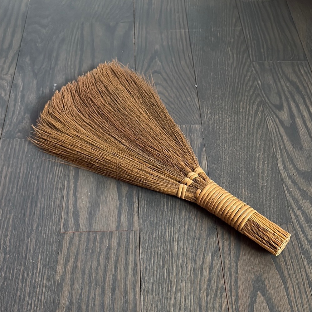 Natural Straw Hand Broom